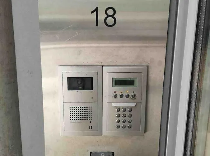 Διαμέρισμα Center Black And White *