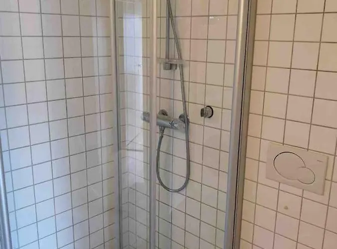 דירה Center Black And White